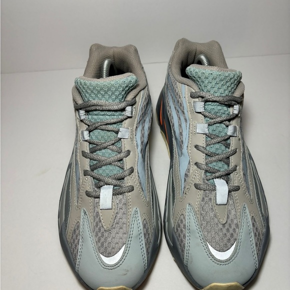 Adidas Yeezy Boost 700 V2 Inertia size 9.5 - Picture 3 of 9